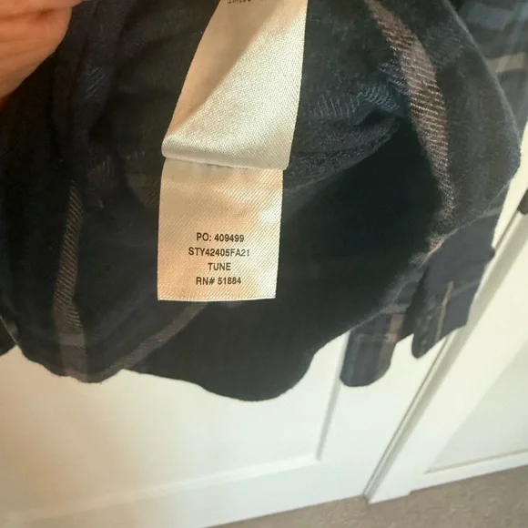 Patagonia Women’s Flannel - Picture 6 of 7